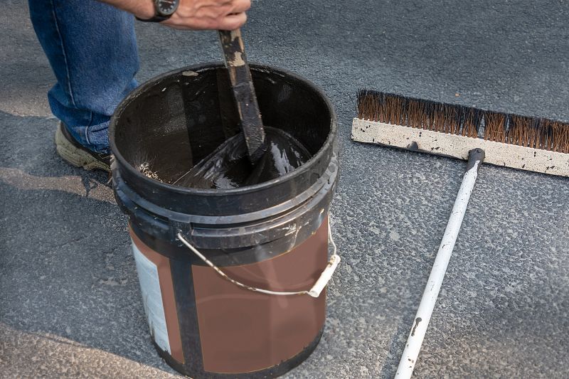 Blacktop Sealing Service