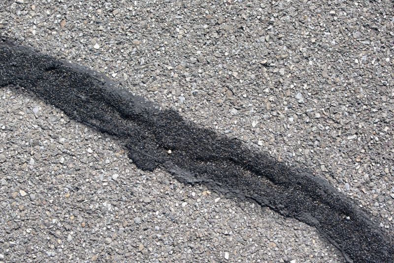 Tar Driveway Sealing in Miami Dade County, FL